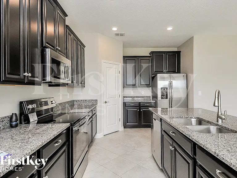 9823 Ivory Dr — Photo 5
