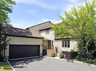 64 Fisher Rd, Mahwah, NJ 07430