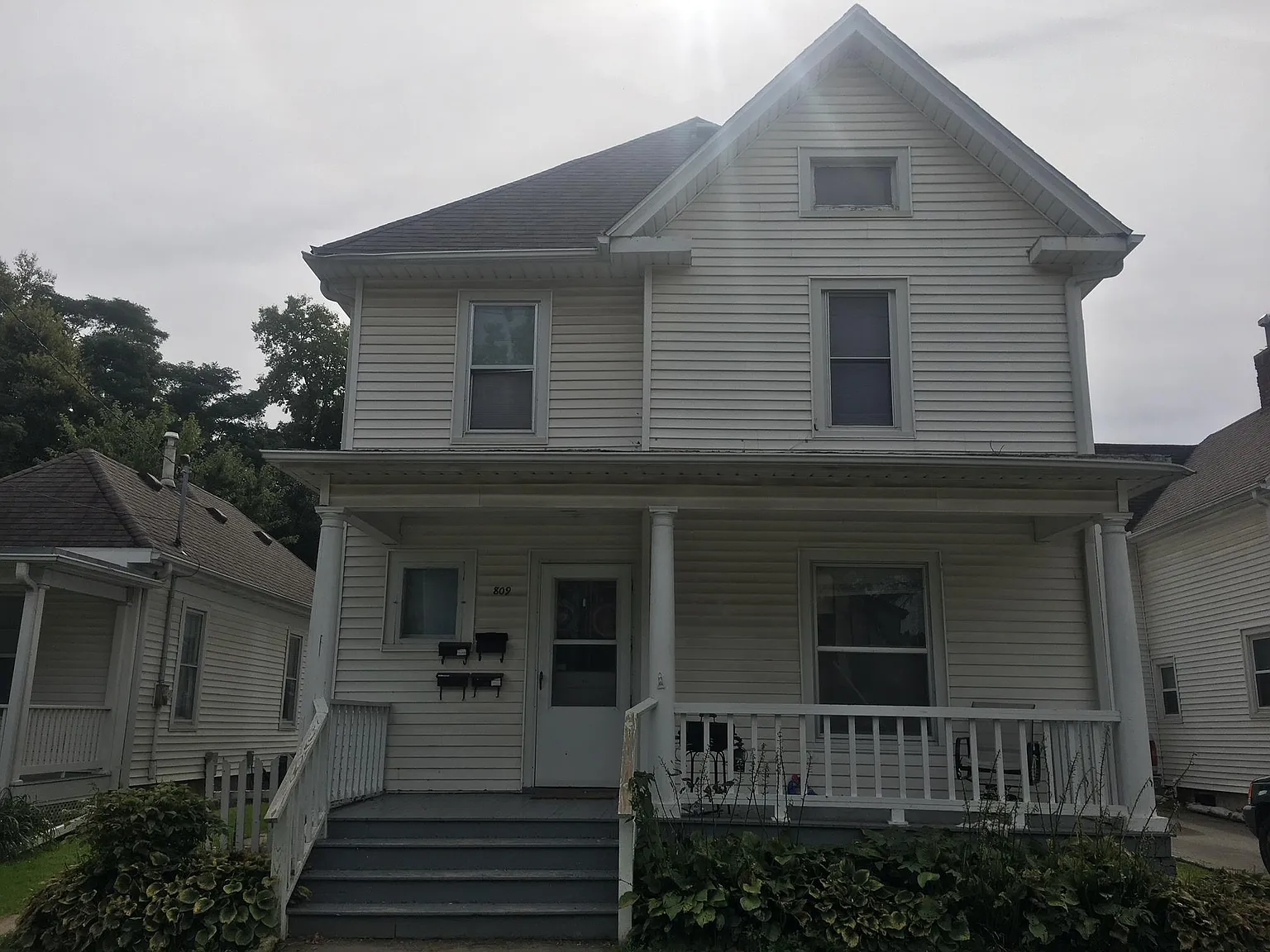 5 bed, 2000 sqft, $3,000 — Photo 1