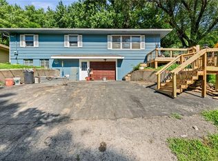 705 Cherry St, Weston, MO 64098