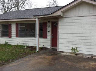 516 Center Way, Lake Jackson, TX 77566