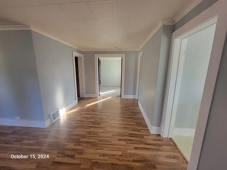 1524 Iowa St — Photo 5