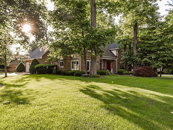 4th image of 124 Somerset Ct