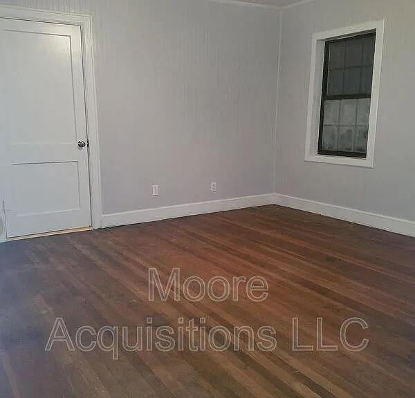 221 Leonard Dr — Photo 16