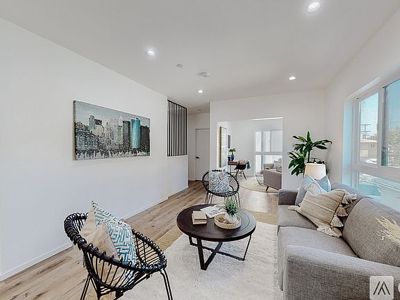 5th image of 6344 Camellia Ave #6346