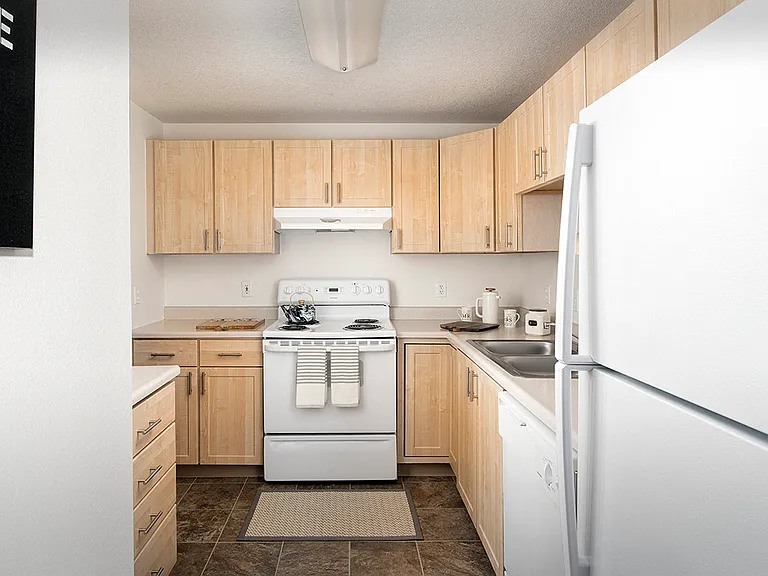 Rivergreens Apartments — Photo 10