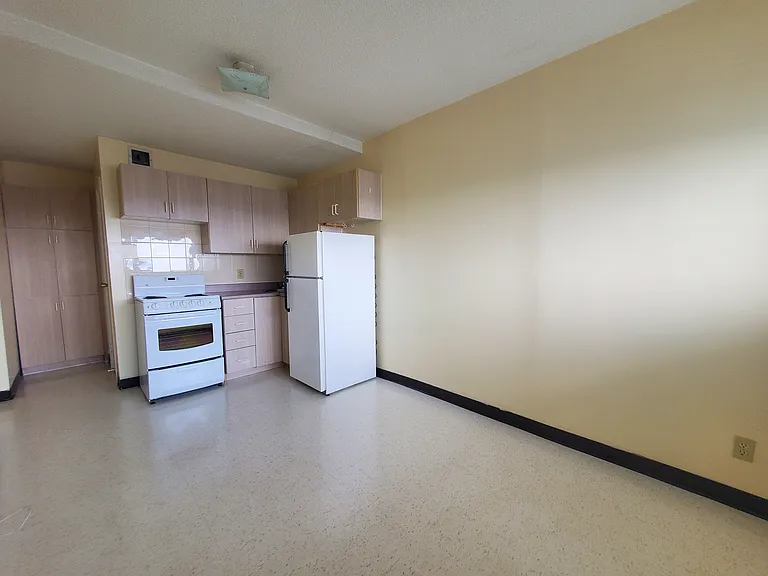 401 Princess St — Photo 14