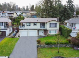 13388 Crestview Dr, Surrey, BC V3R 6T1