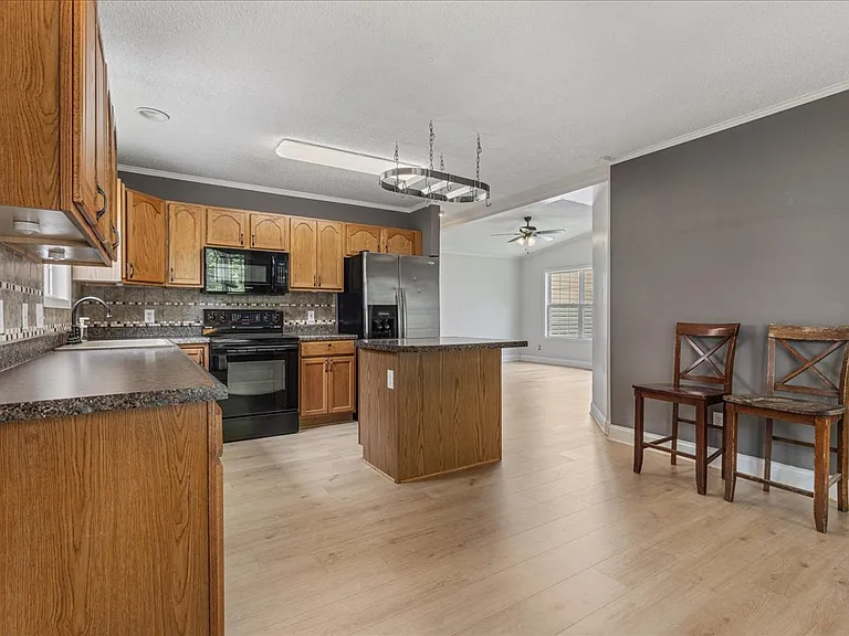 10629 Lone Star Way — Photo 6