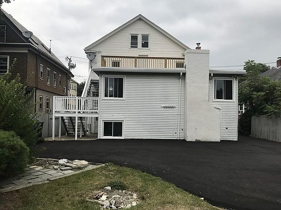 4th image of 324 Jefferson Ave #2
