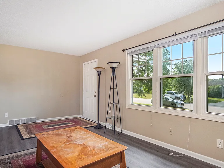 6679 Pleasantview St NE — Photo 7
