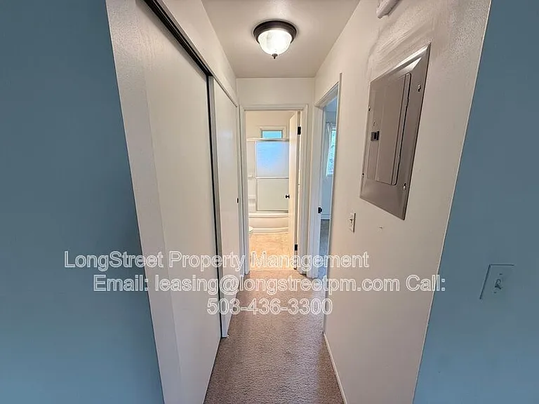 2624 NW Tyler Ave — Photo 4