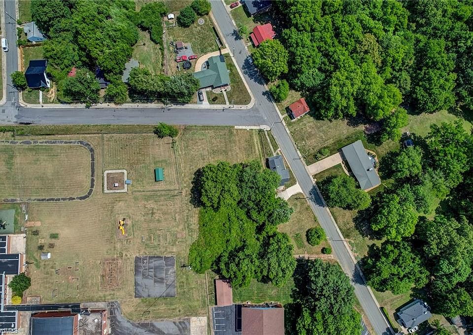 2nd image of 317 Holderby St Lot 5