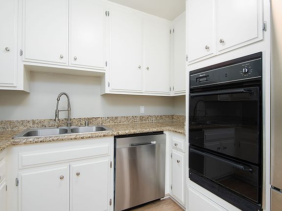 5th image of 11953 Darlington Ave APT 6