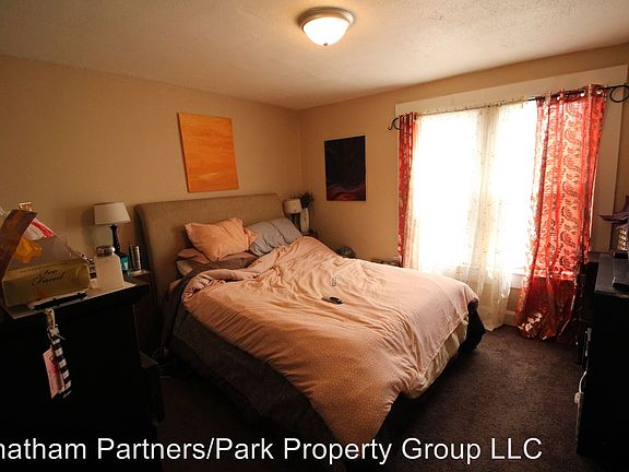 2nd image of 832 E Starr Ave