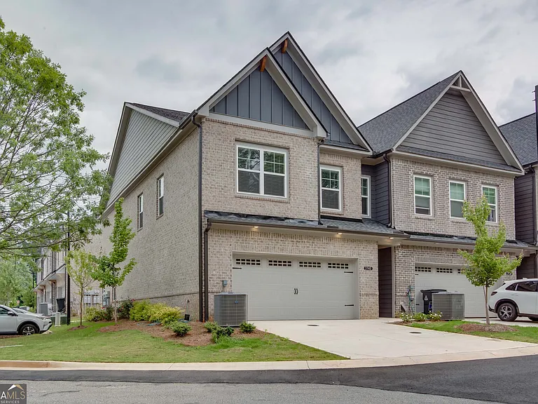 3140 Marabella Cir — Photo 3