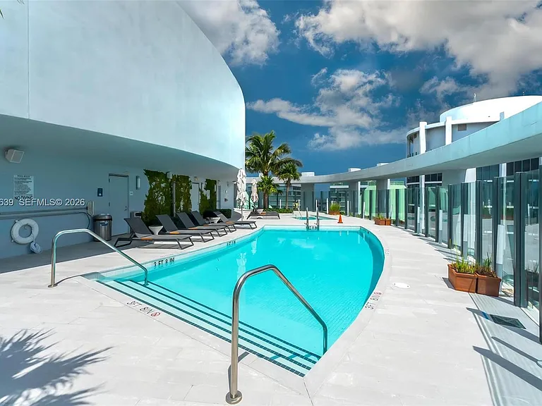 2831 S Bayshore Dr #402 — Photo 32