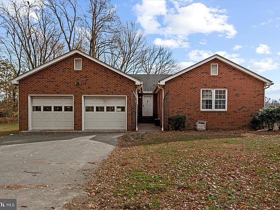 2nd image of 1606 Prospect Hill Rd