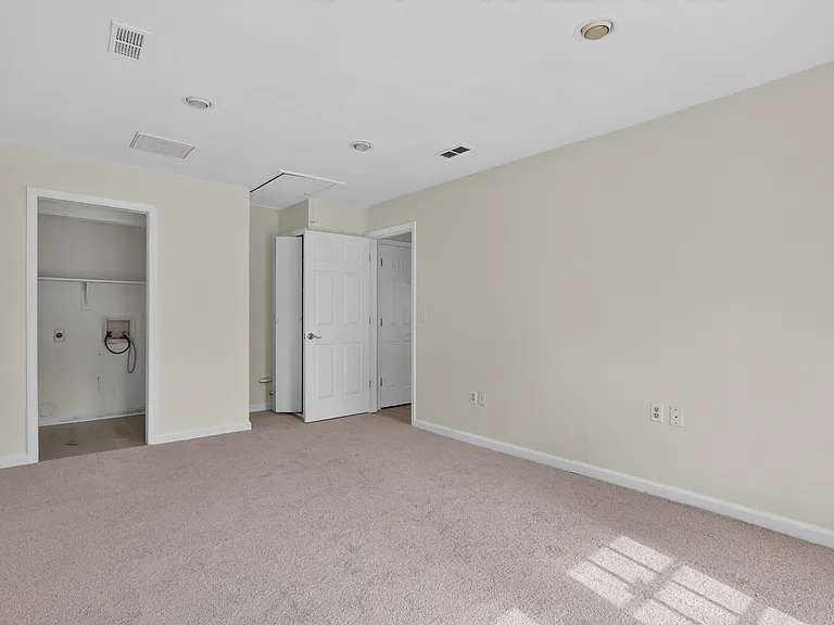 1901 Stillwood Ln — Photo 9