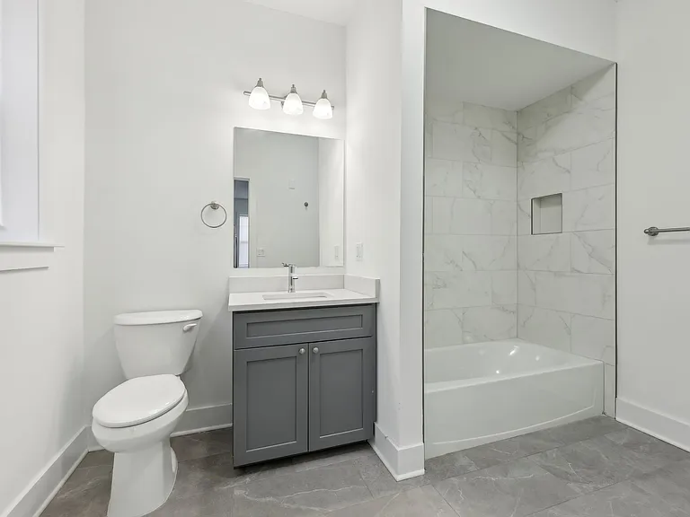 446-450 Irvine Turner Blvd #3D — Photo 14