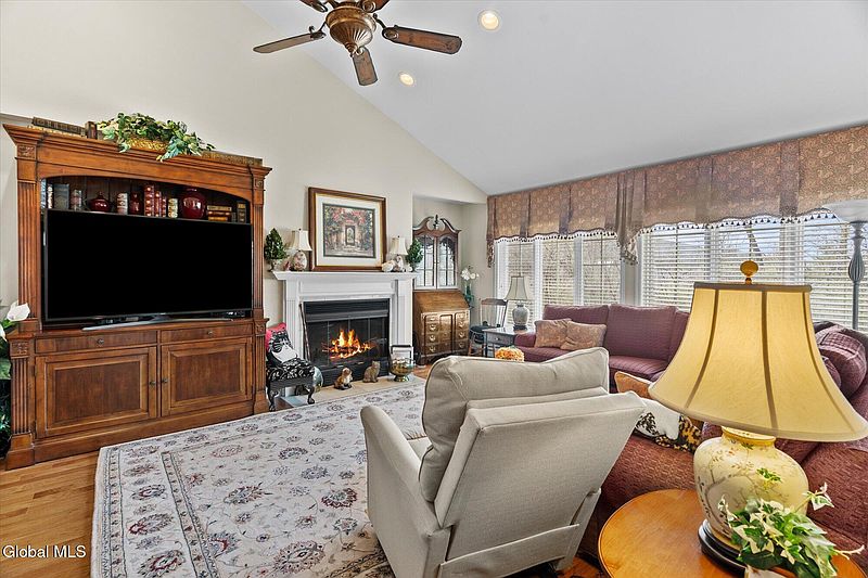 4th image of 68 Mossy Point Road