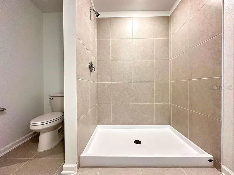 2102 Chris Dr — Photo 25