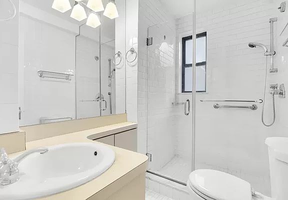 5th image of 225 E 79th St APT 7D