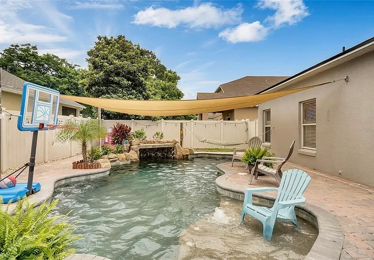 318 Clydesdale Cir — Photo 24