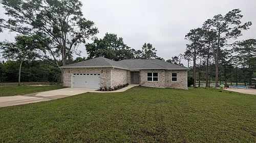 699 Pinewood Dr Photo 1