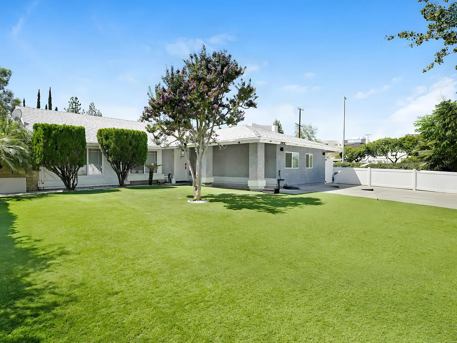 3 bed, 1602 sqft, $5,500 — Photo 1