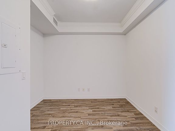 4th image of 840 Queens Plate Dr #1203