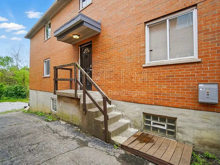 39 Wuest St #5 — Photo 2