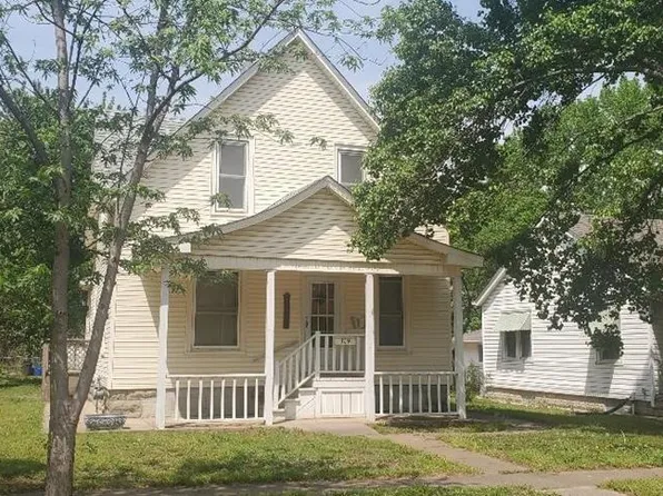 909 S Grant Ave, Chanute, KS 66720