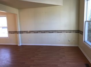 6935 Pinetree St, Hanover Park, IL 60133