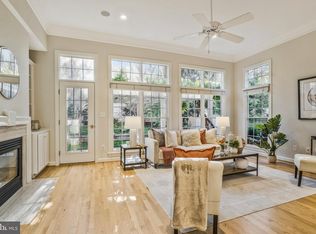 10087 McCarty Crest Ct, Fairfax, VA 22030