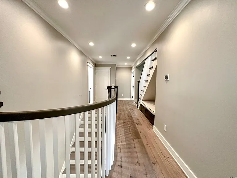 1616 N Ogden Dr — Photo 33