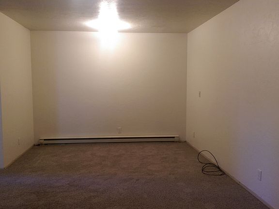 5th image of 1135 & 1/2 Mill St
