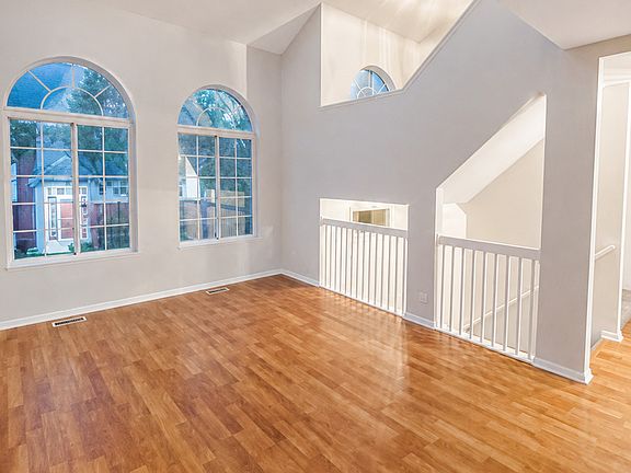 3rd image of 2309 Dawson Ln