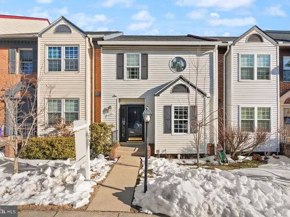 6066 Heatherwood Dr, Alexandria, VA 22310