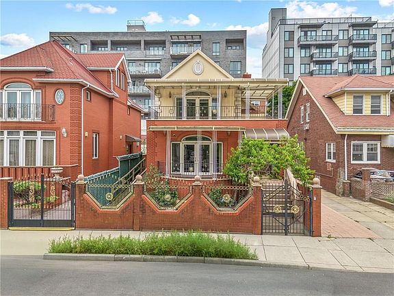 2nd image of 34 Amherst St