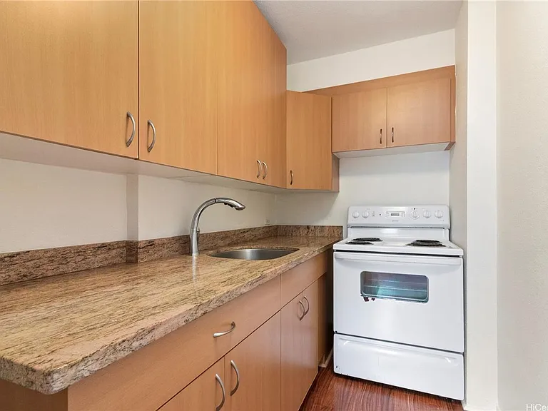 1821 Lipeepee St #204 — Photo 5