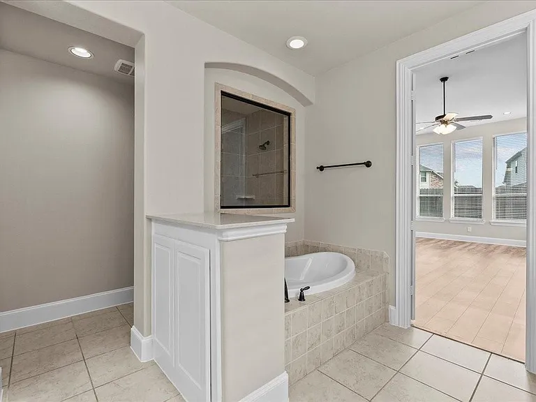 1117 Hancock Springs Ln — Photo 21