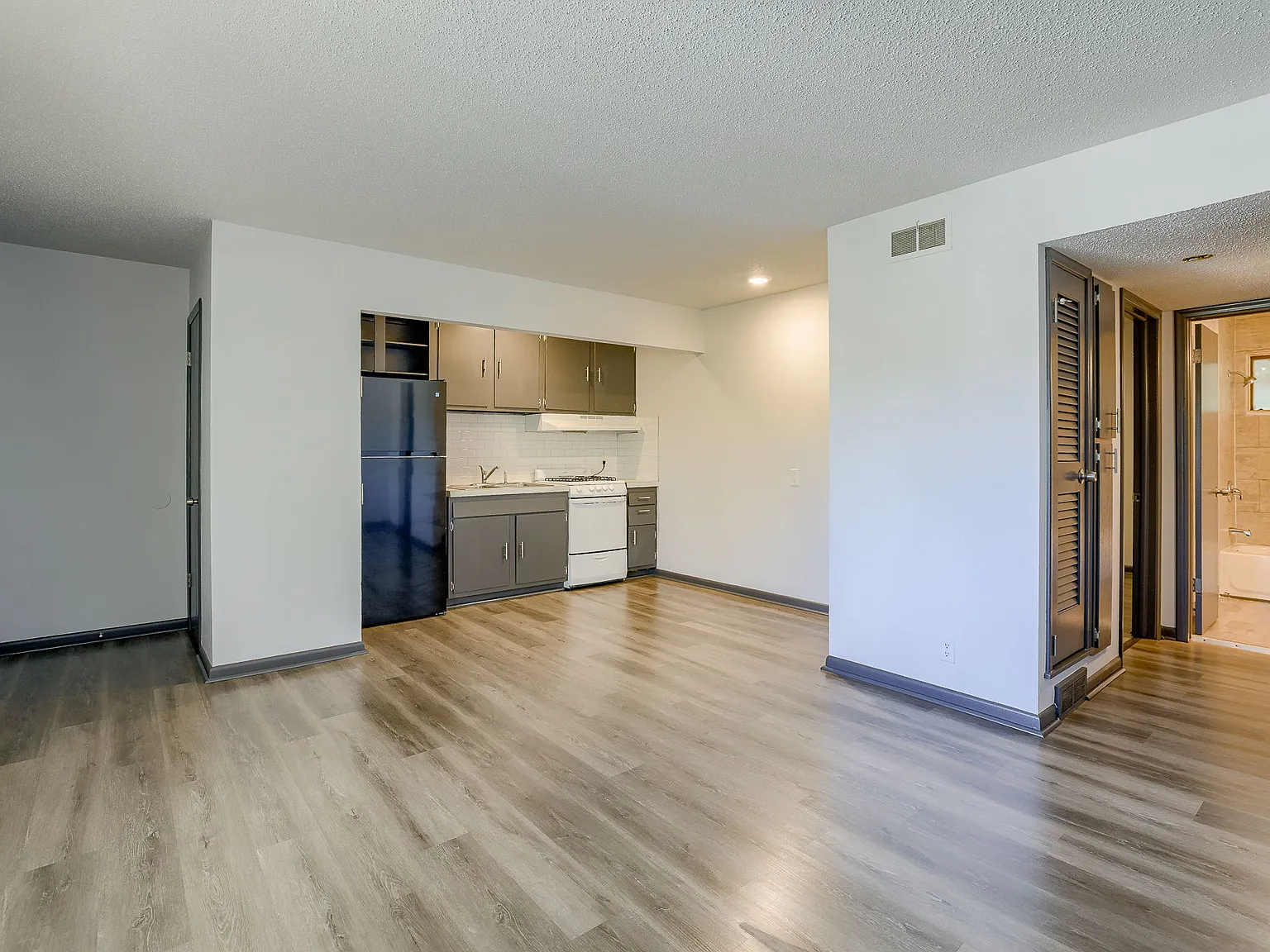 4513 Lafayette Avenue - 12 — Photo 4