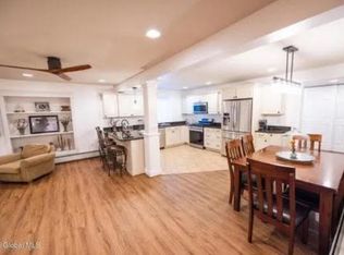 24 Thatcher St, Albany, NY 12207