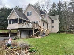 106 Handsome Eddy Rd, Shohola, PA 18458