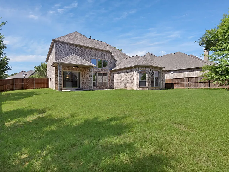 2600 Fairhill Ln — Photo 35