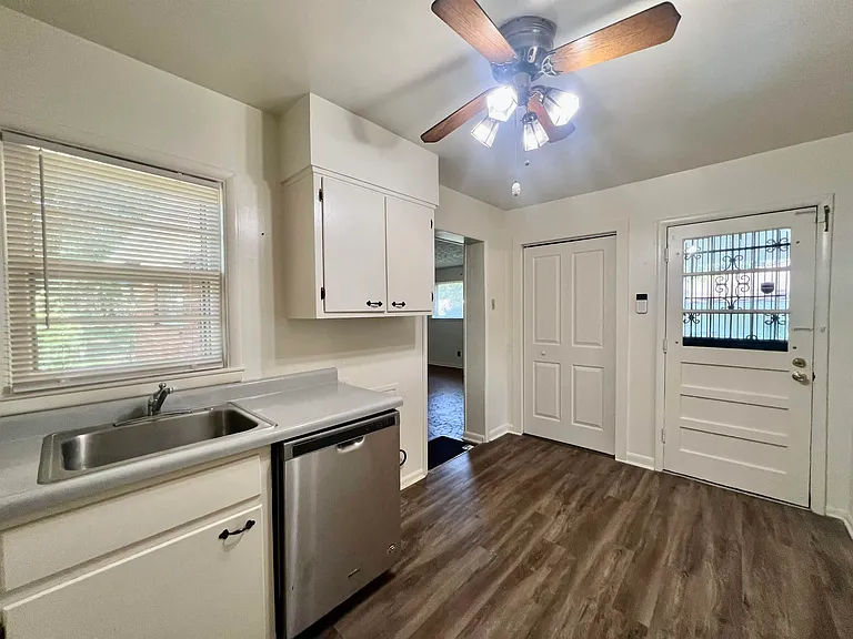 1384 Woodston Rd — Photo 13