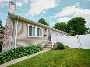 5 Willets Dr #1, Syosset, NY 11791