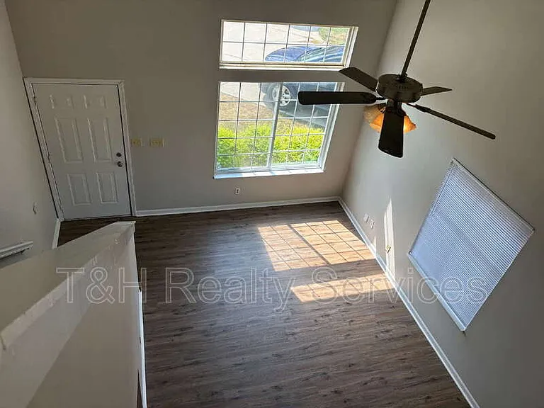 6682 Dunsdin Dr — Photo 15
