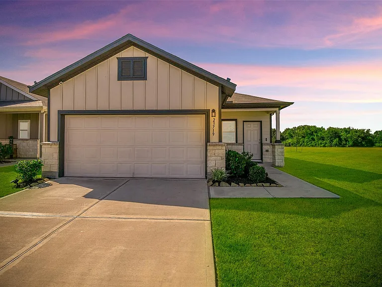 23719 Cranberry Grader Ln — Photo 1